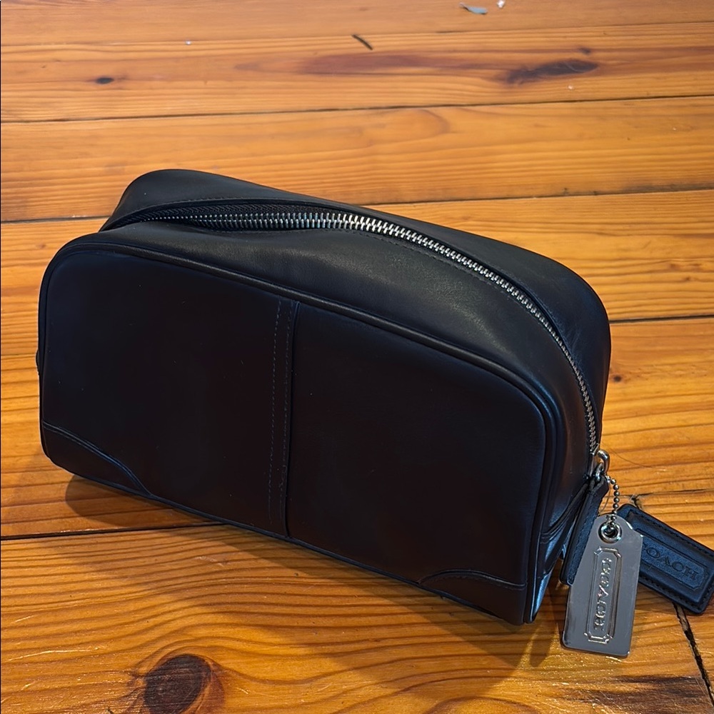 Coach Black Leather Men's Dopp Kit